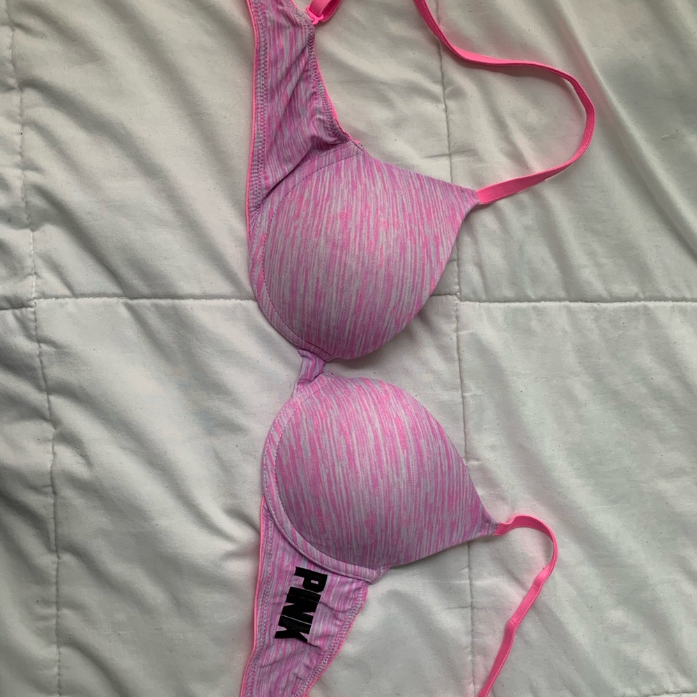 PINK/VS 32/34 C BRAS!!!! great condition